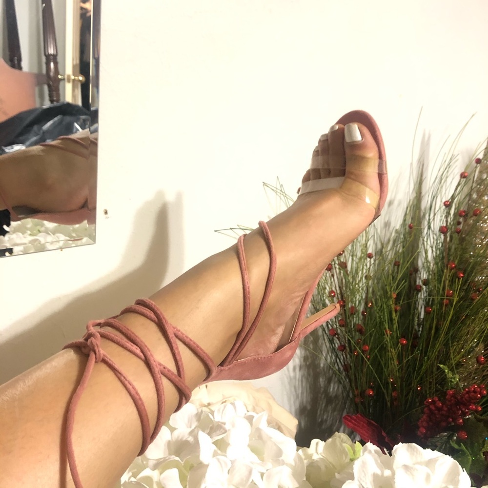 ‼️All OFFERS WELCOMED‼️BRAND NEW PINK STRAPPY HEEL